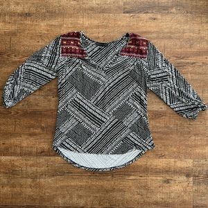 Sanctuary Tribal Pullover Blouse with Embroidered Shoulders Sz XS